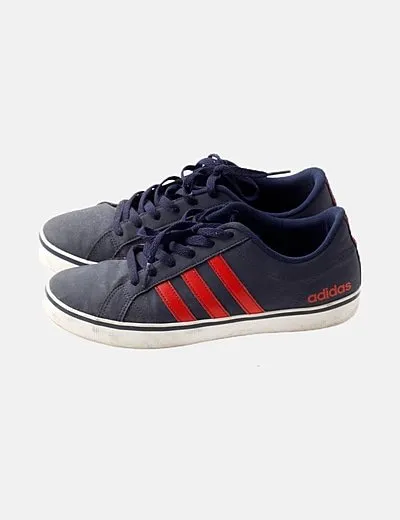 Adidas Deportiva azul marina