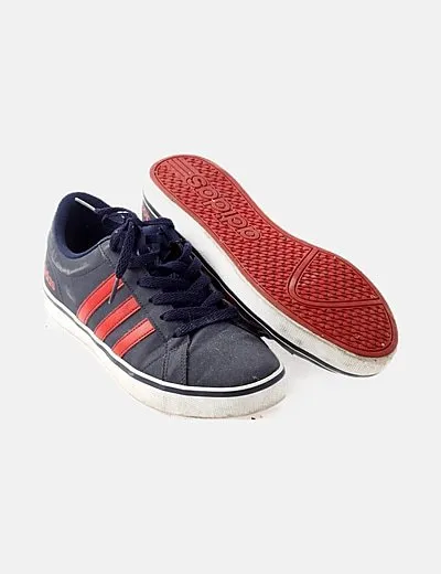Adidas Deportiva azul marina
