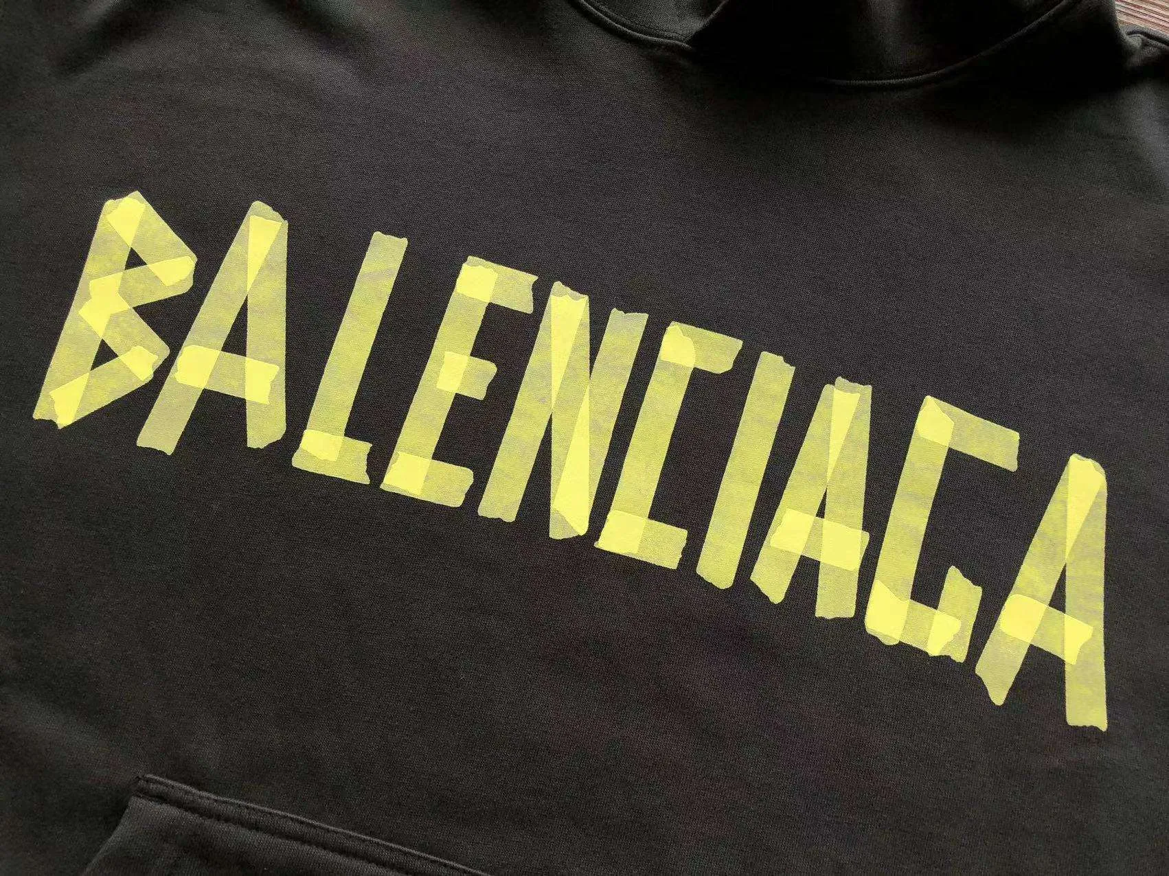 Camiseta Balenciaga SS23 – 672546