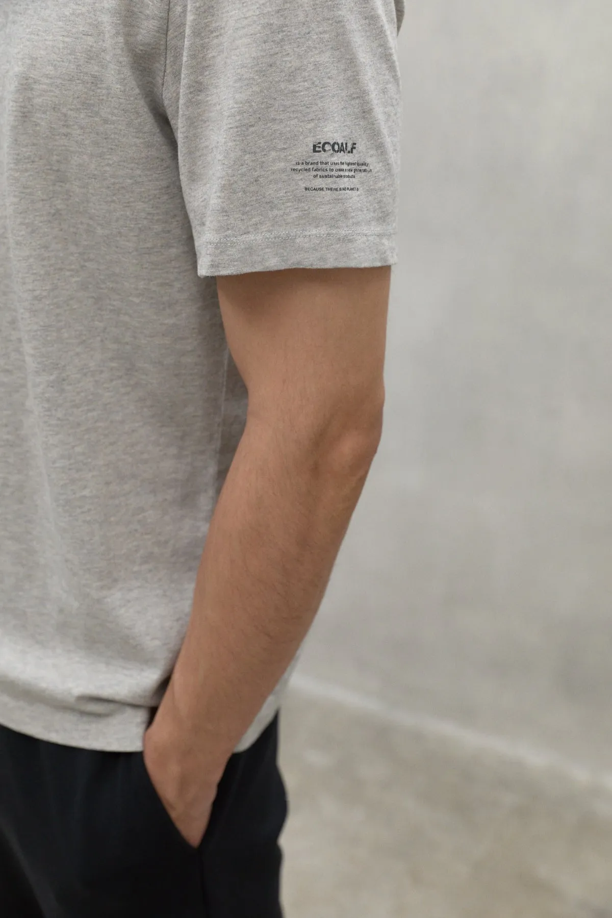 GREY VENT TSHIRT
