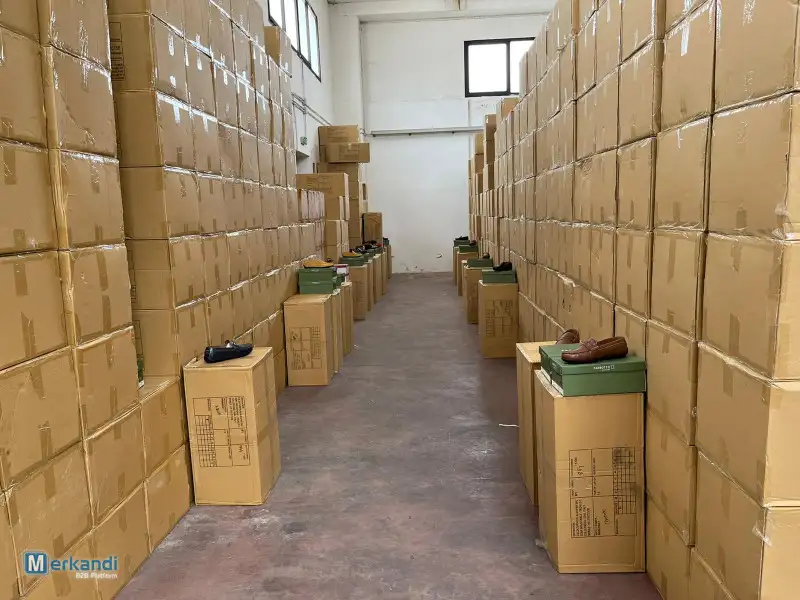 Large quantities of leather shoes with competitive prices