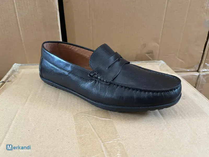 Large quantities of leather shoes with competitive prices