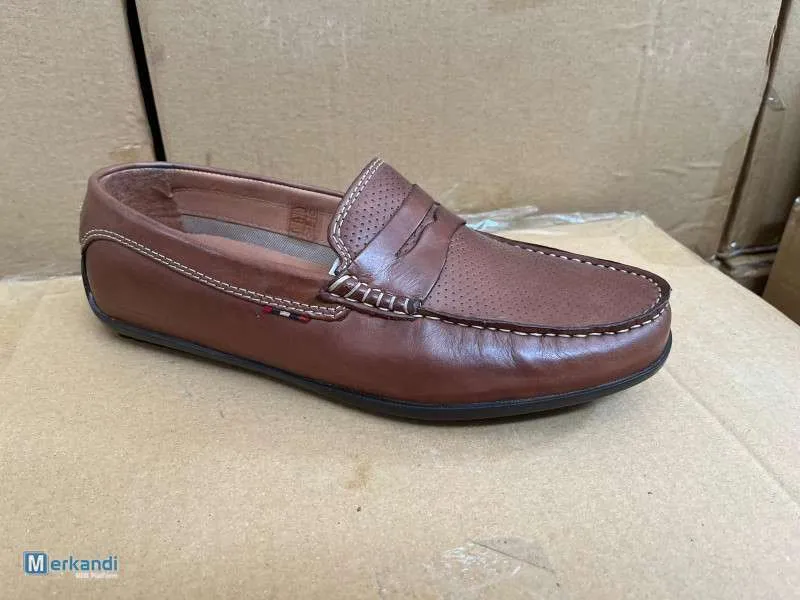 Large quantities of leather shoes with competitive prices