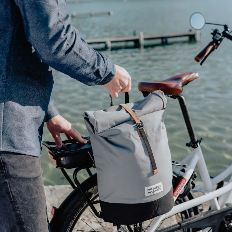 Mochila Meromero Mini Squamish (Té Chai /Piel negra)