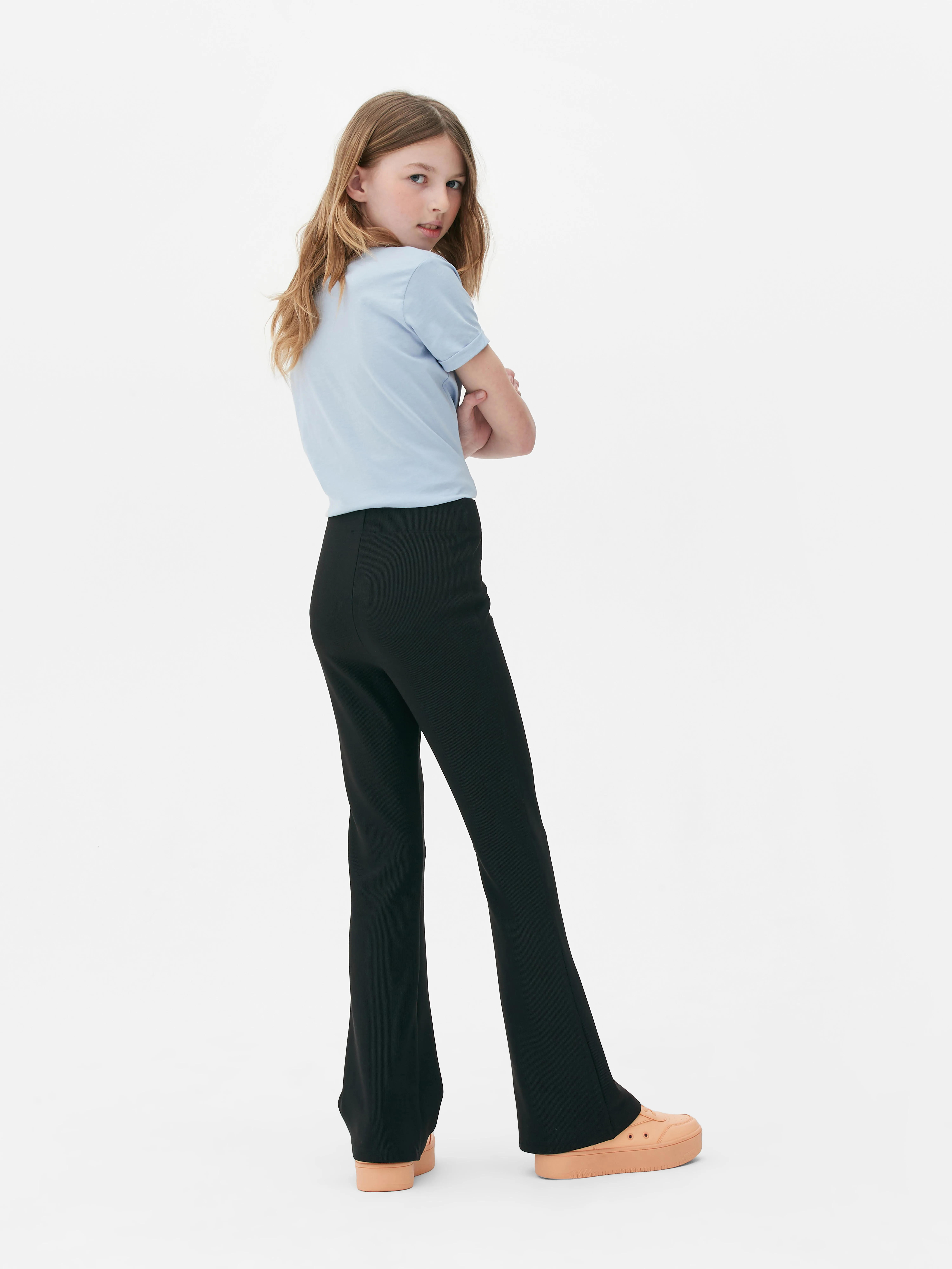 Pantalones acanalados y acampanados