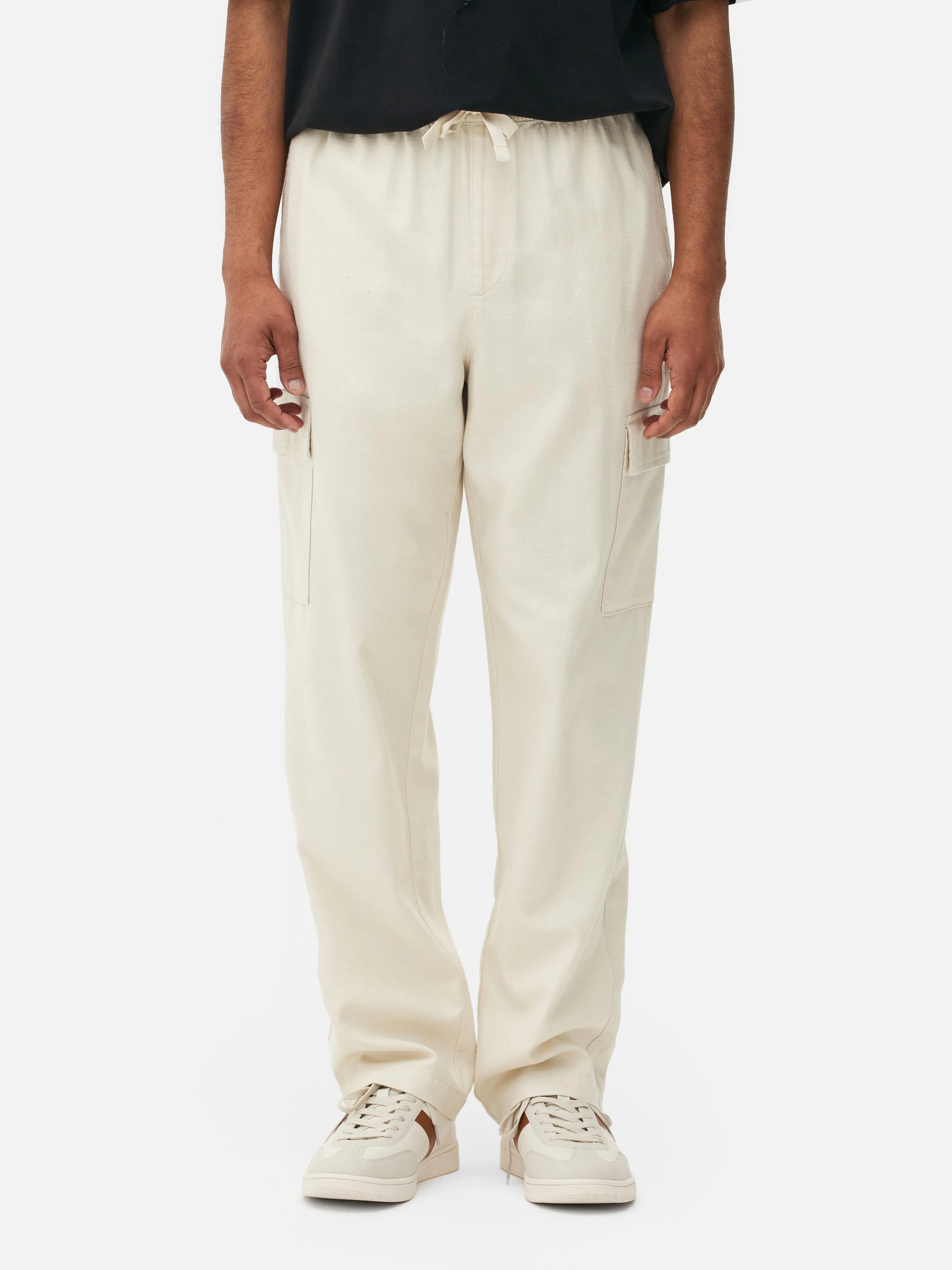 Pantalones cargo con cordón de ajuste
