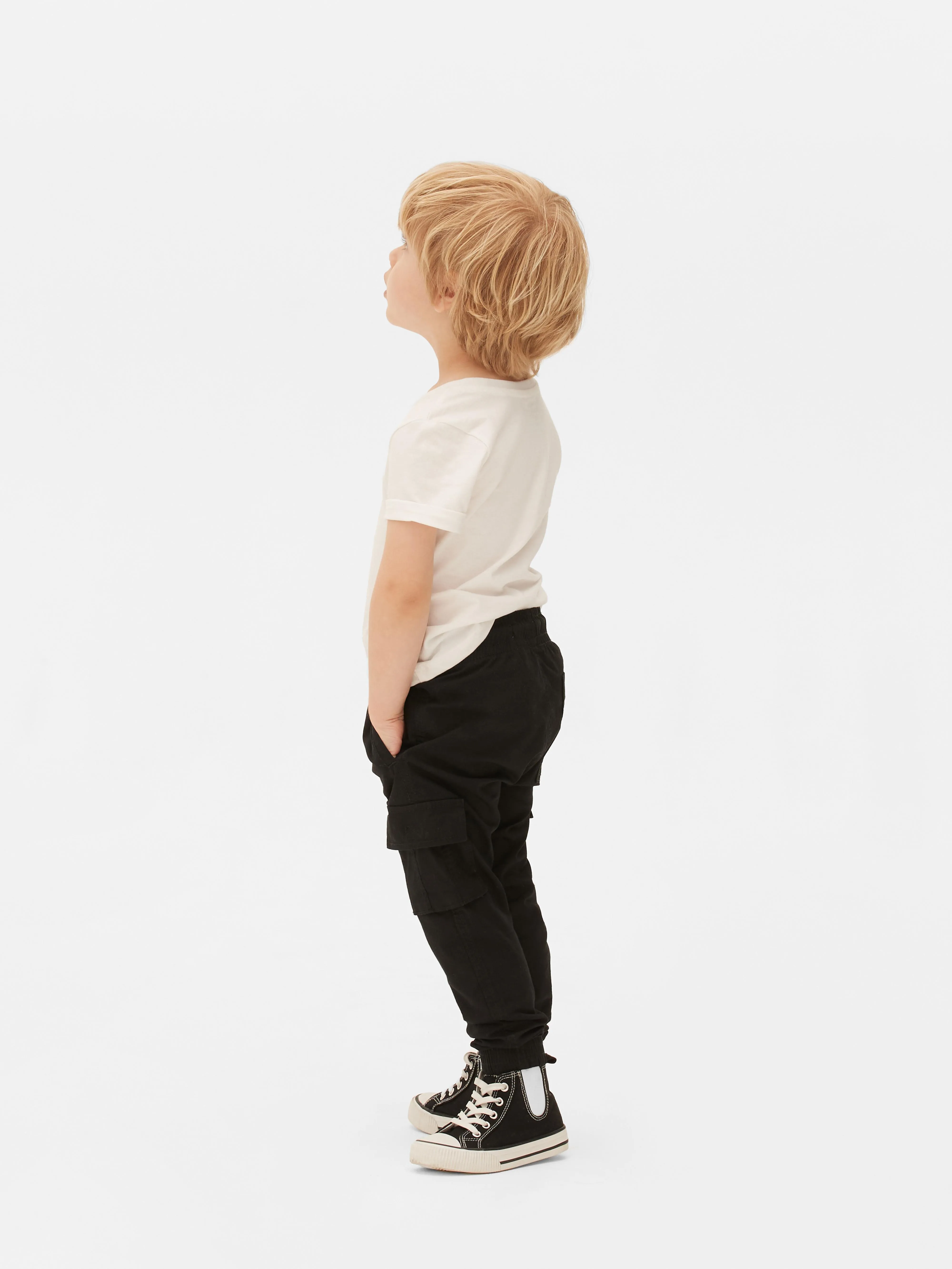 Pantalones cargo entallados con cordón de ajuste