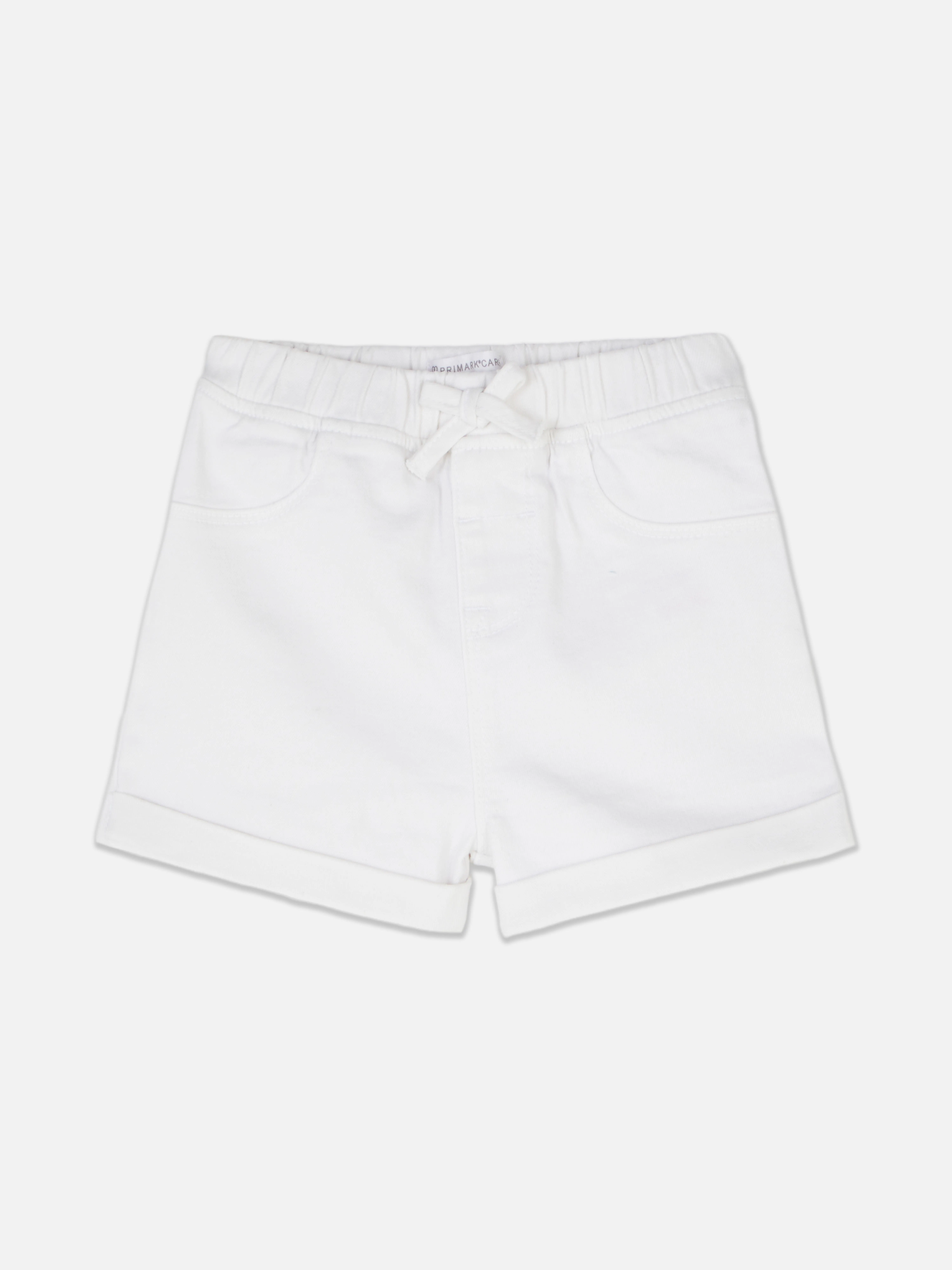 Pantalones cortos vaqueros con bajos vueltos