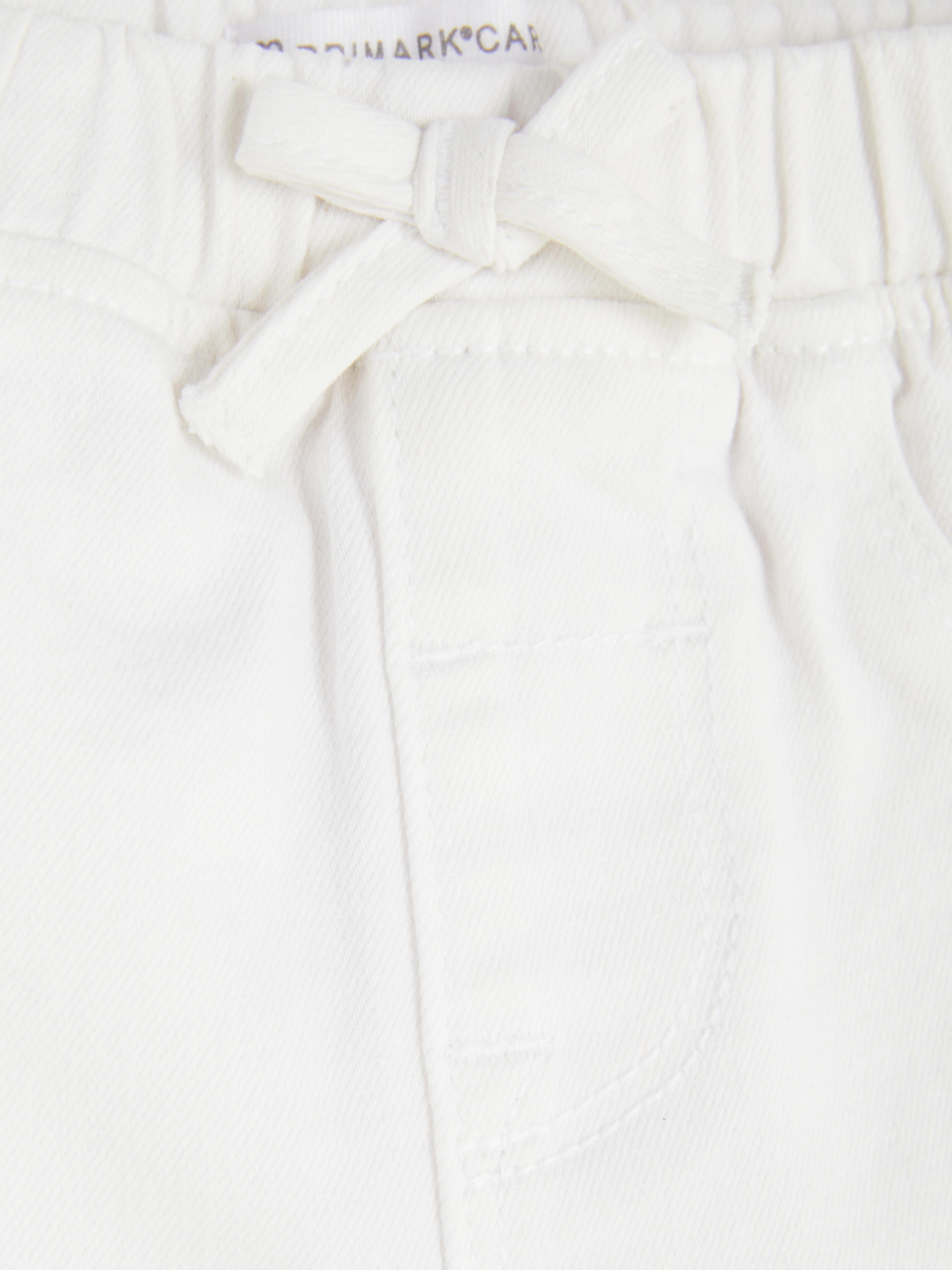 Pantalones cortos vaqueros con bajos vueltos