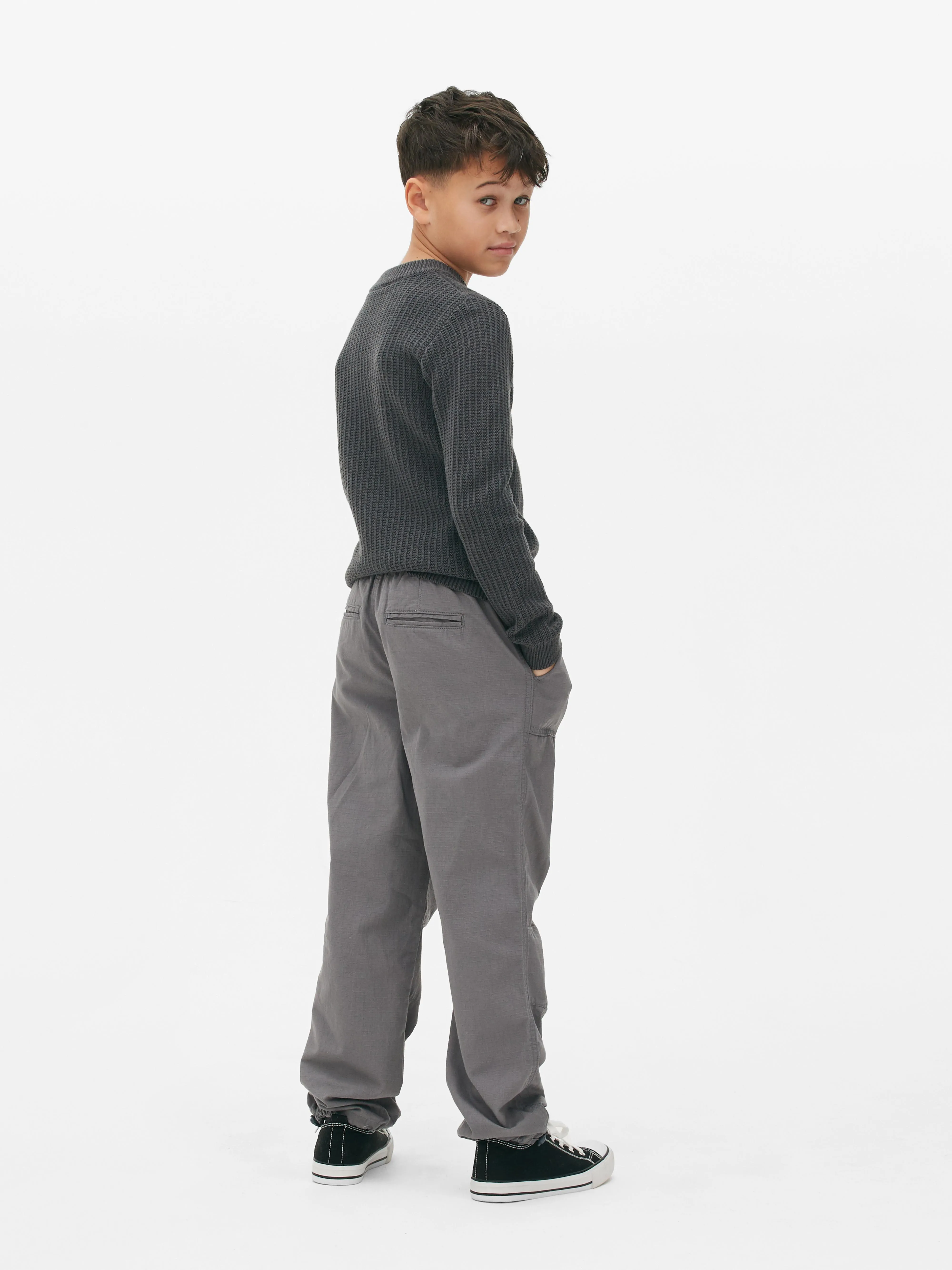 Pantalones de paracaidista con muletillas de ajuste