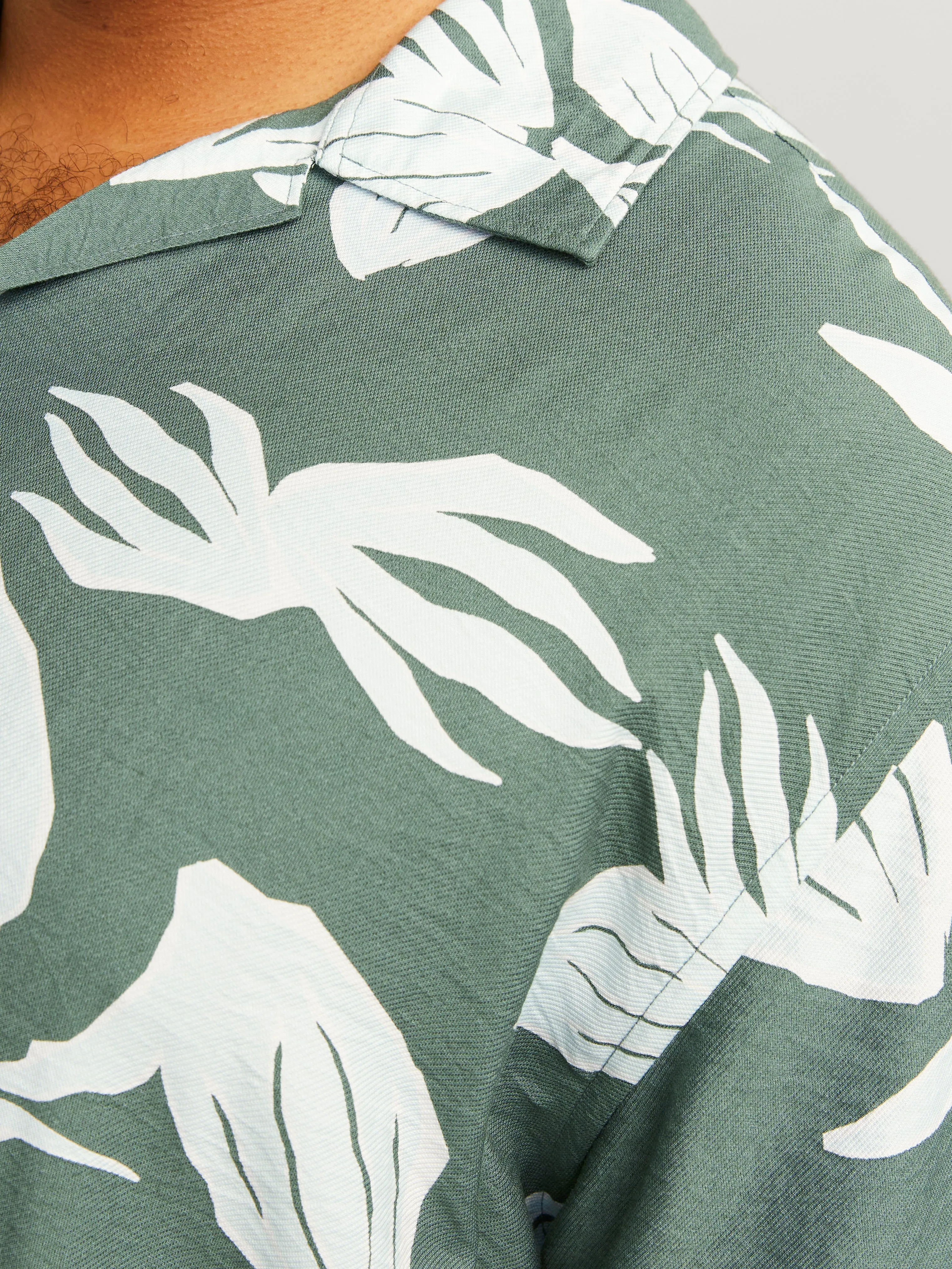 Plus Camisa Corte relaxed | Verde intermedio | Jack & Jones®