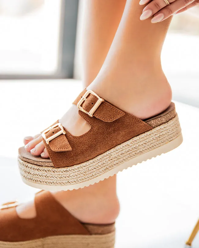 SANDALIA PLATAFORMA DE CUERO CAMEL  MJNP94