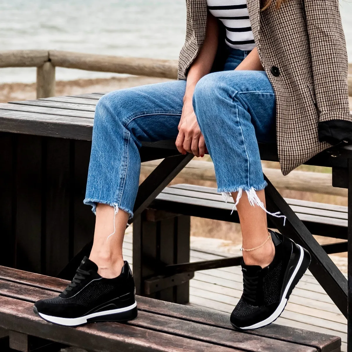 SNEAKER PLATAFORMA EX25 EN BLACK CON BRILLANTES