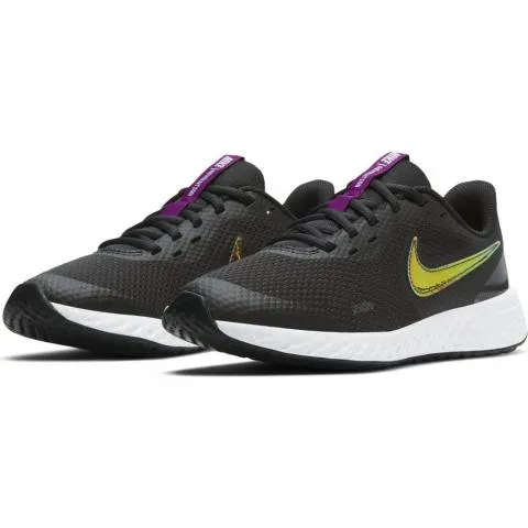 ZAPATILLA DE RUNNING  JUNIOR  NIKE REVOLUTION 5 NEGRO  CW3263001