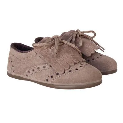Zapato chuches flecos serraje taupe
