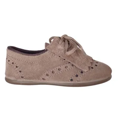 Zapato chuches flecos serraje taupe